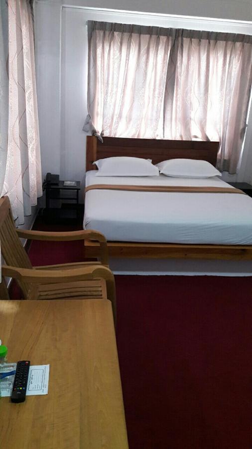 Venus Star Hotel Янгон Екстер'єр фото
